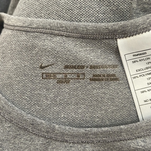 Nike sleeveless gray workout top. Size Medium - Picture 7 of 9